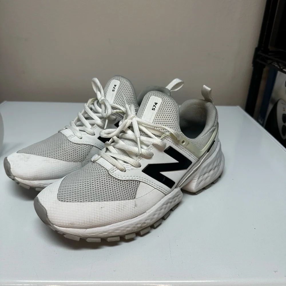 Used Men’s New Balance 574 - Picture 3 of 5